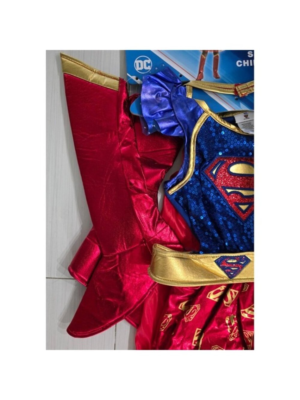 NWT Girls Sz XS 3T/4T Super Girl Halloween Costume Dress with Cape Boot Covers - Picture 6 of 7